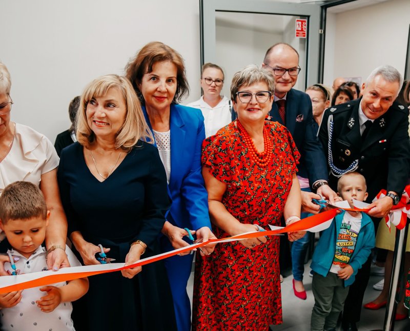 Otwarcie nowego budynku szkoły w Poskwitowie